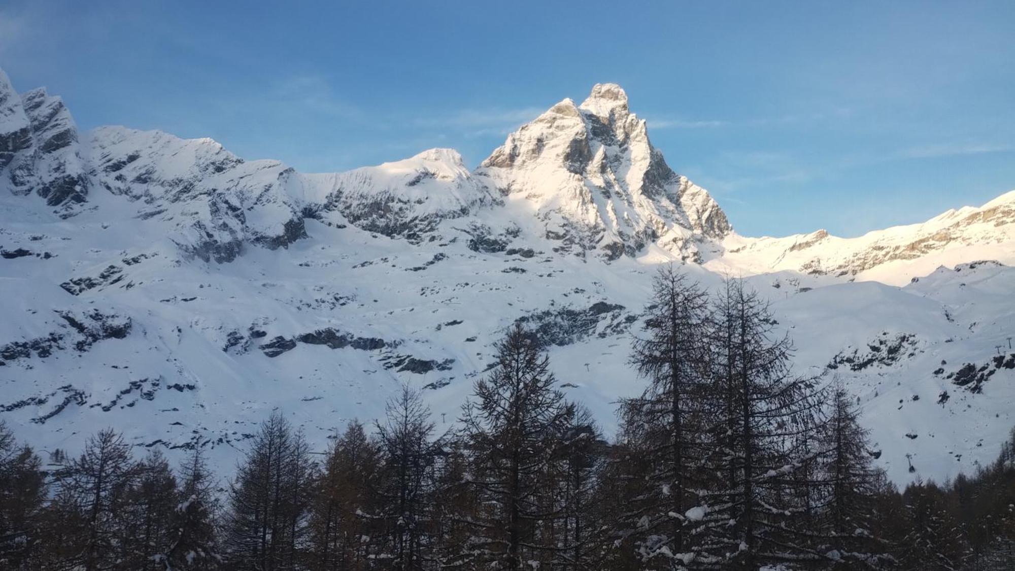 Cervinia Apartments ブレウイル・チェルヴィナイア エクステリア 写真